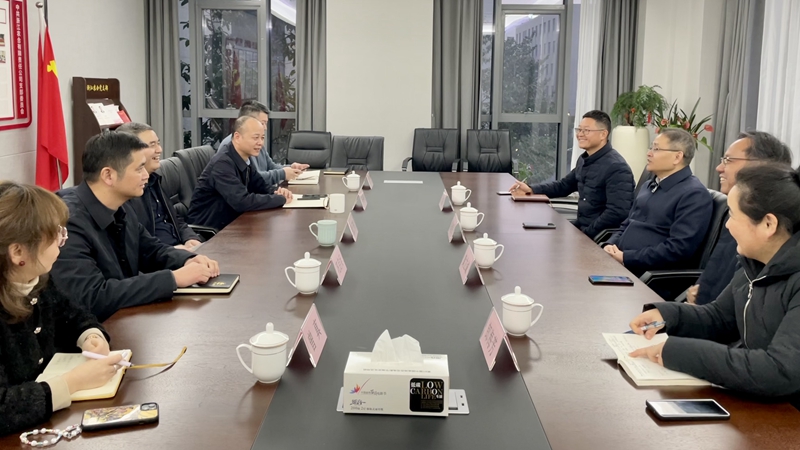 省農(nóng)業(yè)農(nóng)村廳黨組成員、省畜牧農(nóng)機(jī)發(fā)展中心主任駱健民到浙江農(nóng)合調(diào)研