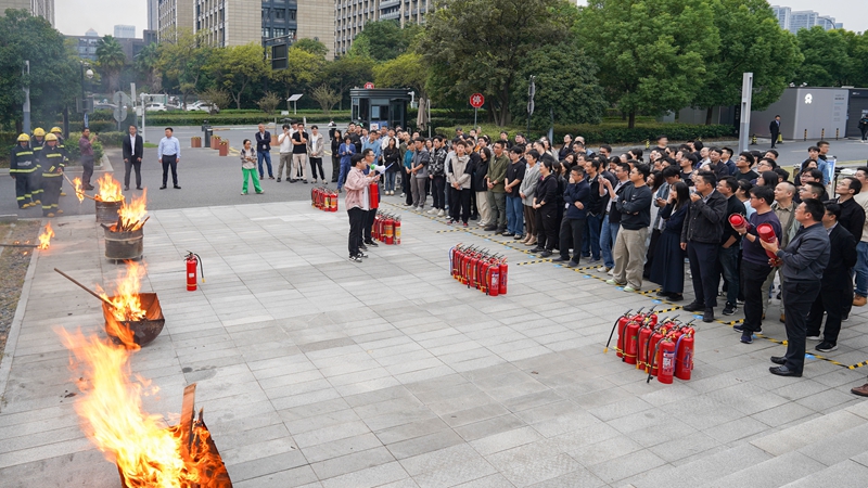 集團(tuán)組織開展2024年消防安全專題培訓(xùn)講座及疏散逃生演練活動