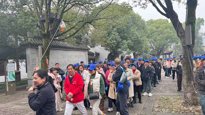 浦江農(nóng)批市場(chǎng)組織商戶開(kāi)展“春風(fēng)相伴 安全同行”踏春活動(dòng)